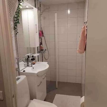 Apartment Compact Pretty Apartment, Great Location *