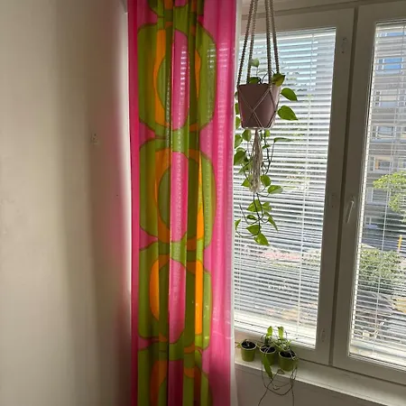 Apartment Compact Pretty Apartment, Great Location