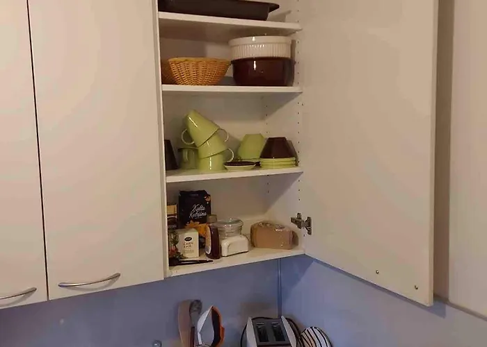 アパート Compact Pretty Apartment, Great Location ポリ